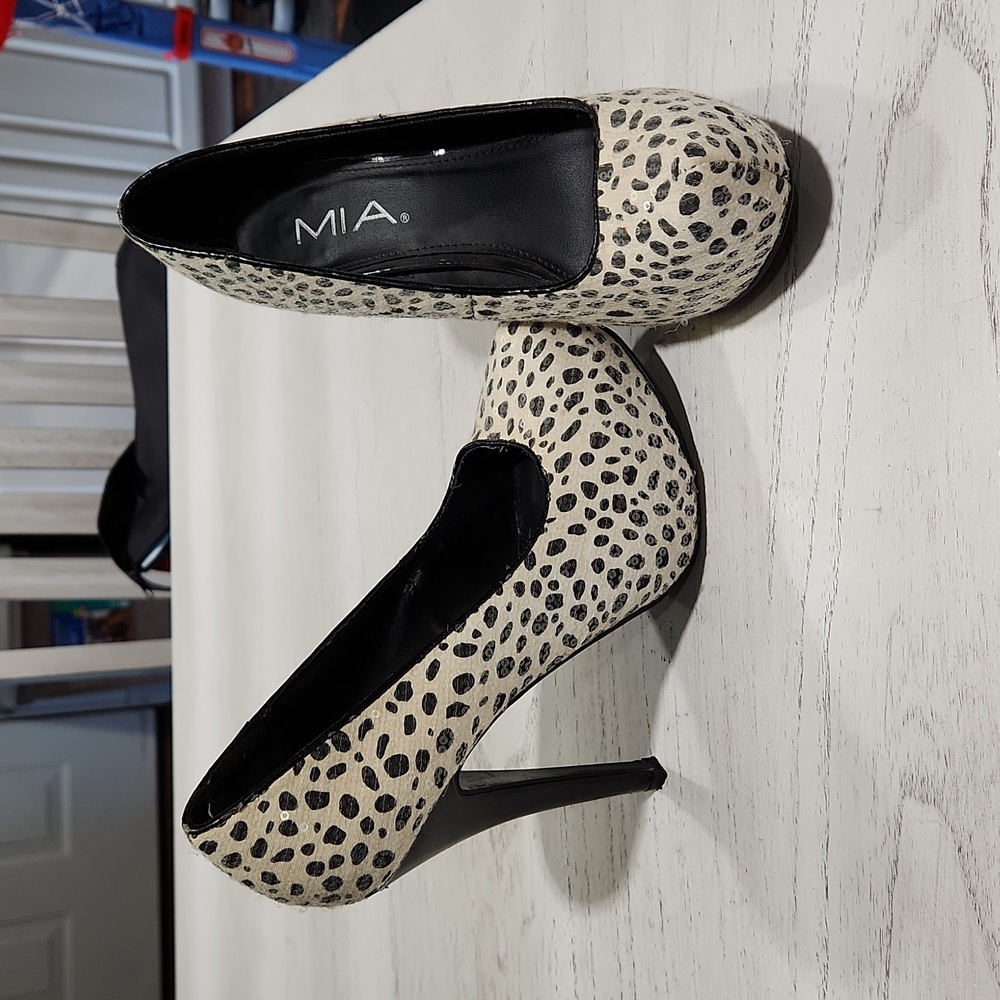 Mia super high heels, size 6.5. Black and white with clear sequin.